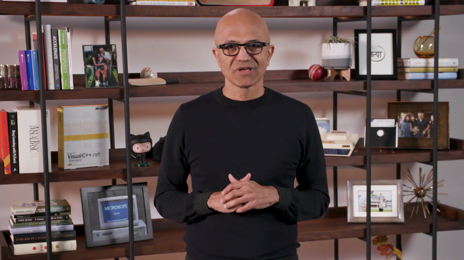 Гендиректор Microsoft заявил о необходимости контроля человека над суперинтеллектом - 1